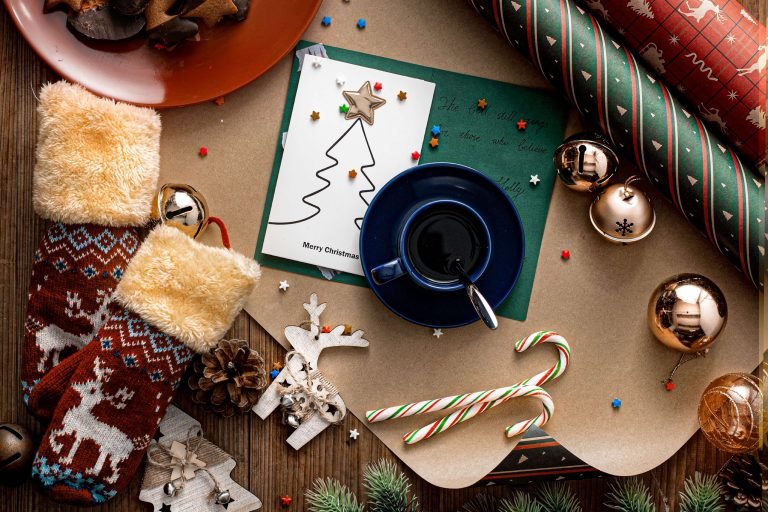 Easy to follow Christmas gift wrapping tips for Christmas 2021 - Dowan®