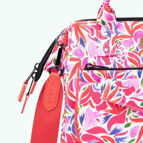 Adventurer Umhängetasche Crossbody M Santorini - Cabaïa Europe -  - Cabaïa Europe